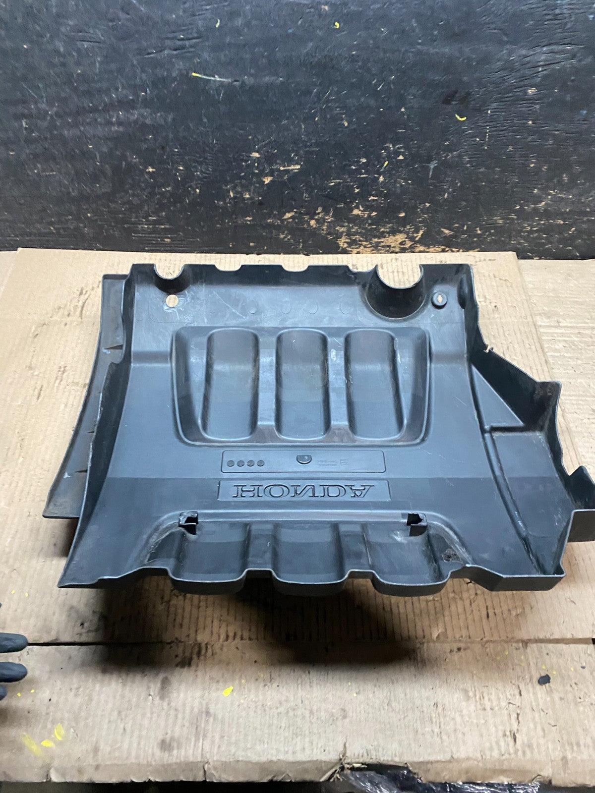 2005 to 2007 Honda Odyssey Black Engine Cover OEM w5654 DG4