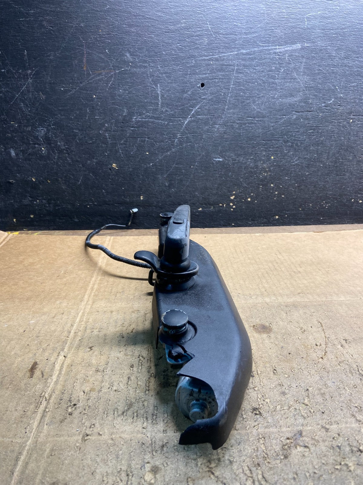 2003 to 2008 Pontiac Vibe Rear Wiper Windshield Motor OEM Y4175 DG3