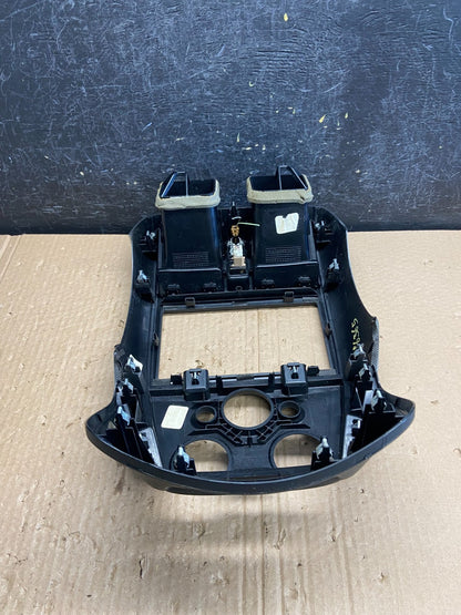 2015-2019 Nissan Versa Hatchback Center Dash Radio Climate Bezel Air Vent af63655