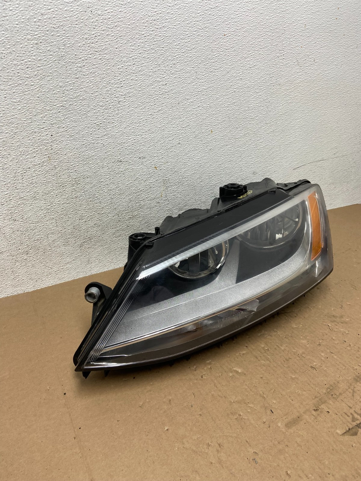 2011 to 2014 Volkswagen Jetta Left Driver LH Headlight Halogen AD7753 DW1