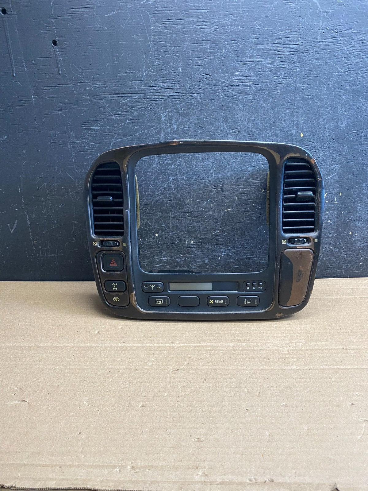 2001 2002 Lexus LX470 Front Center Radio Bezel Trim AG0058 DG0