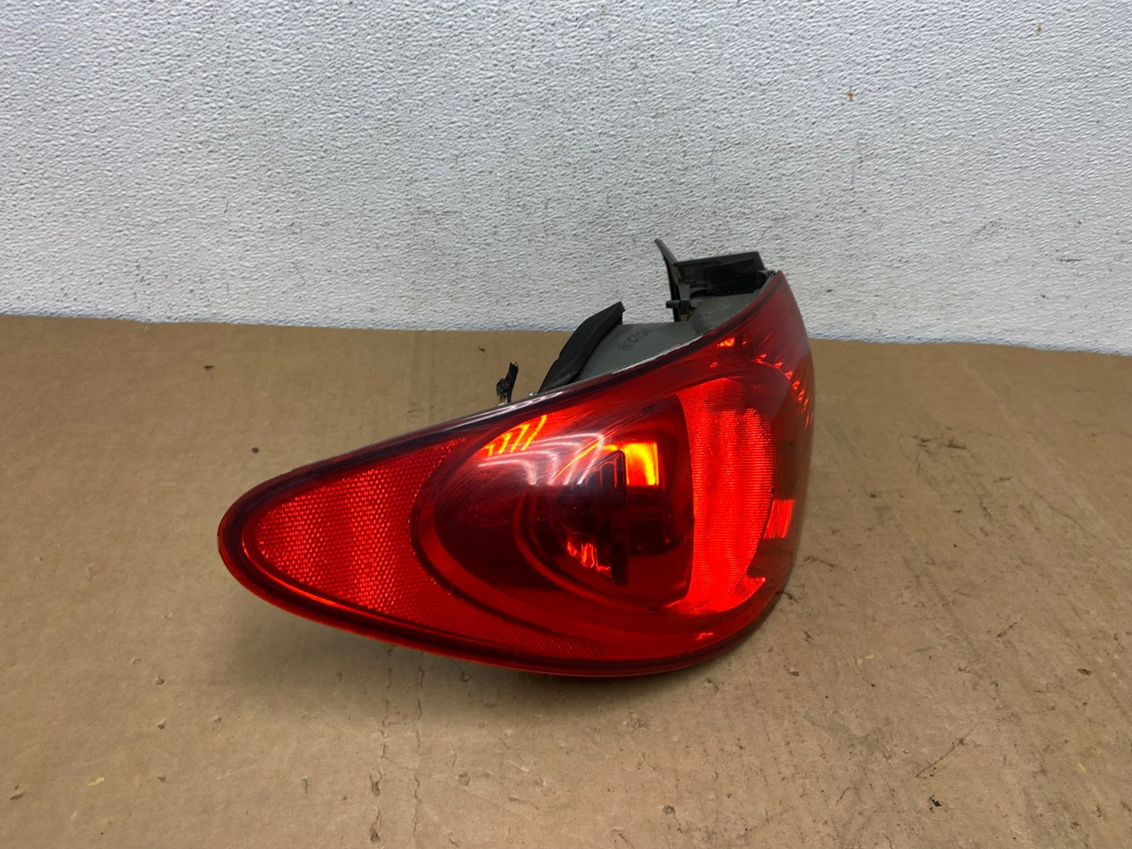 2007 to 2010 Hyundai Elantra Sedan Left Driver Side Tail Light AD1282 LK2