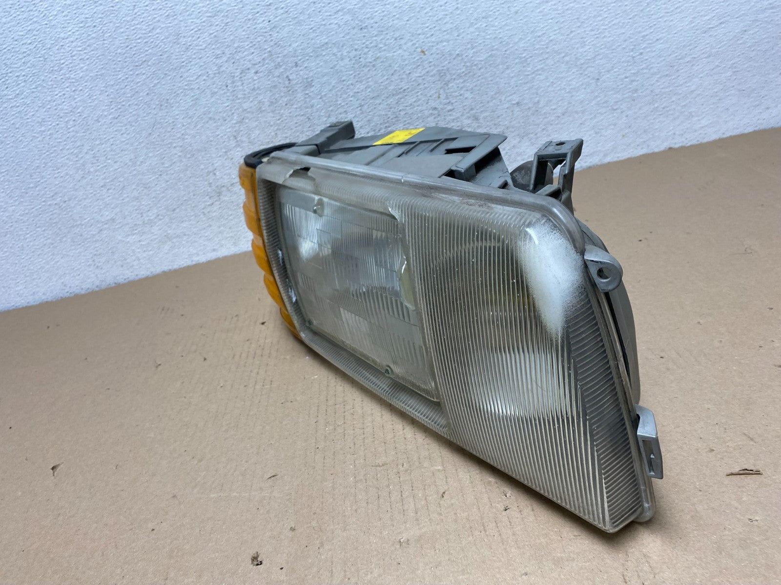 1986 to 1991 Mercedes-benz W126 Right RH Side Halogen Headlight AF3053 DW1