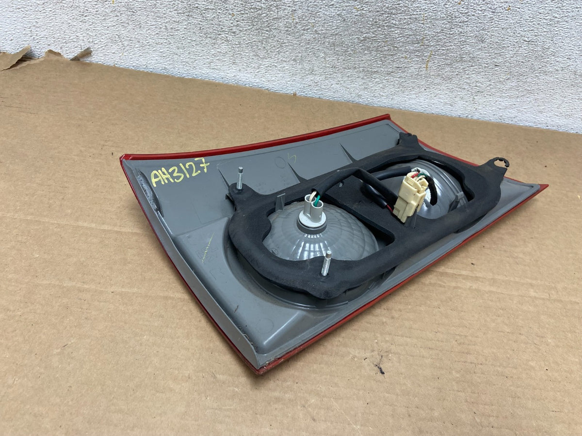 2006 to 2010 Toyota Sienna Right Passenger RH Inner Tail Light AH3127 DW4