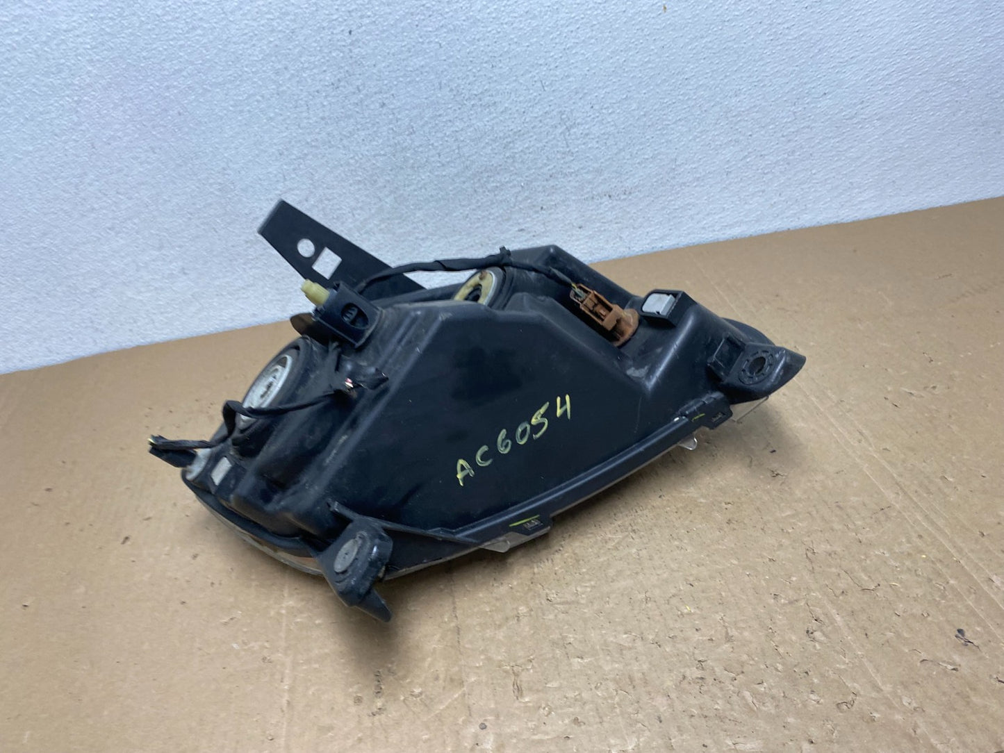 2011 to 2013 Jeep Grand Cherokee Halogen Left Driver Lh Headlight AC6054 DW7