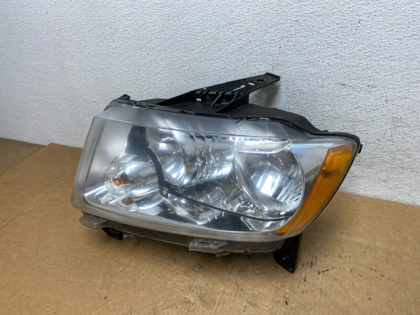 2011 to 2013 Jeep Grand Cherokee Halogen Left Driver Lh Headlight AD5229 DW1