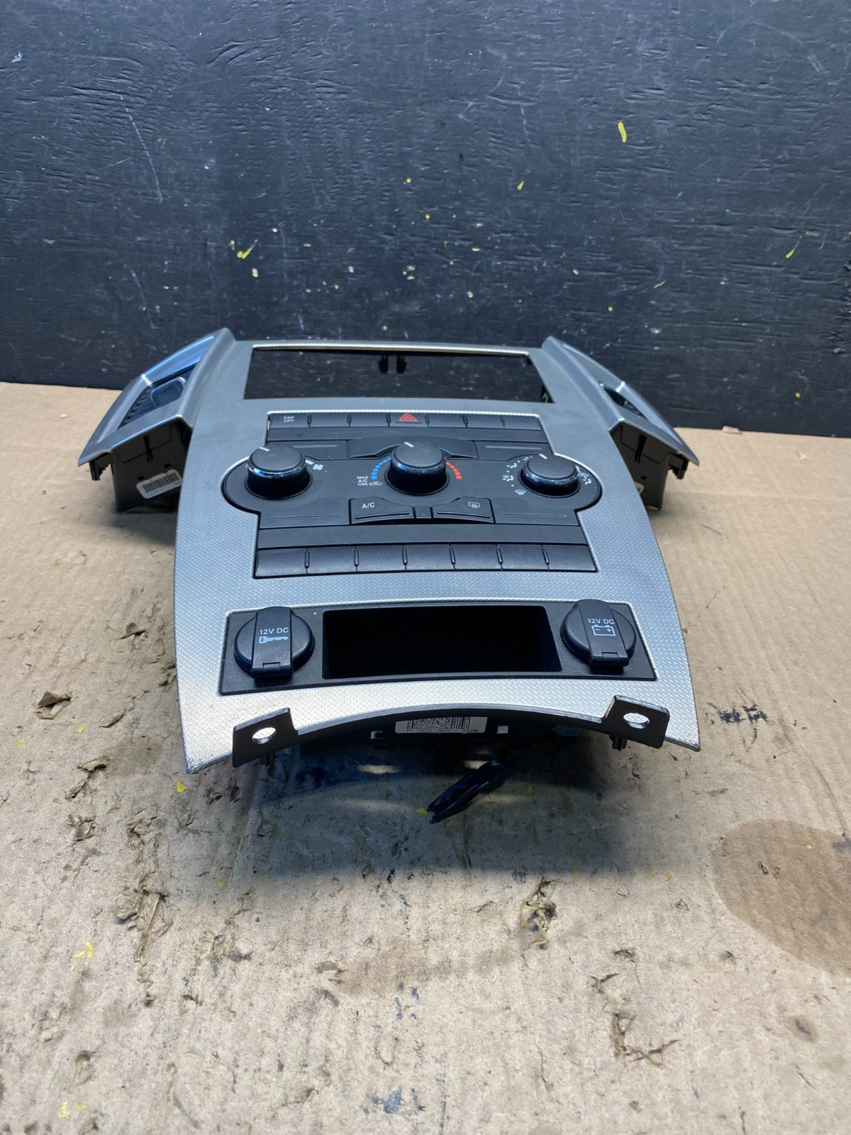 2008 to 2010 Jeep Grand Cherokee Center A/C Heater Climate Control P7894 DG1