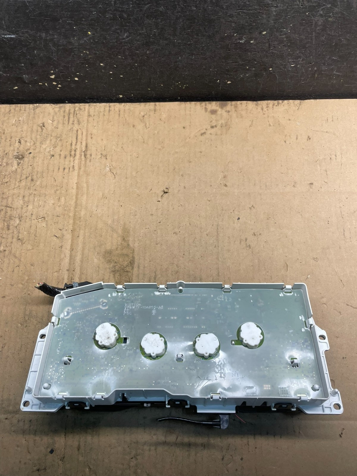 2009 to 2011 Lincoln Town Car Speedometer Cluster Gauge W7177 DG7