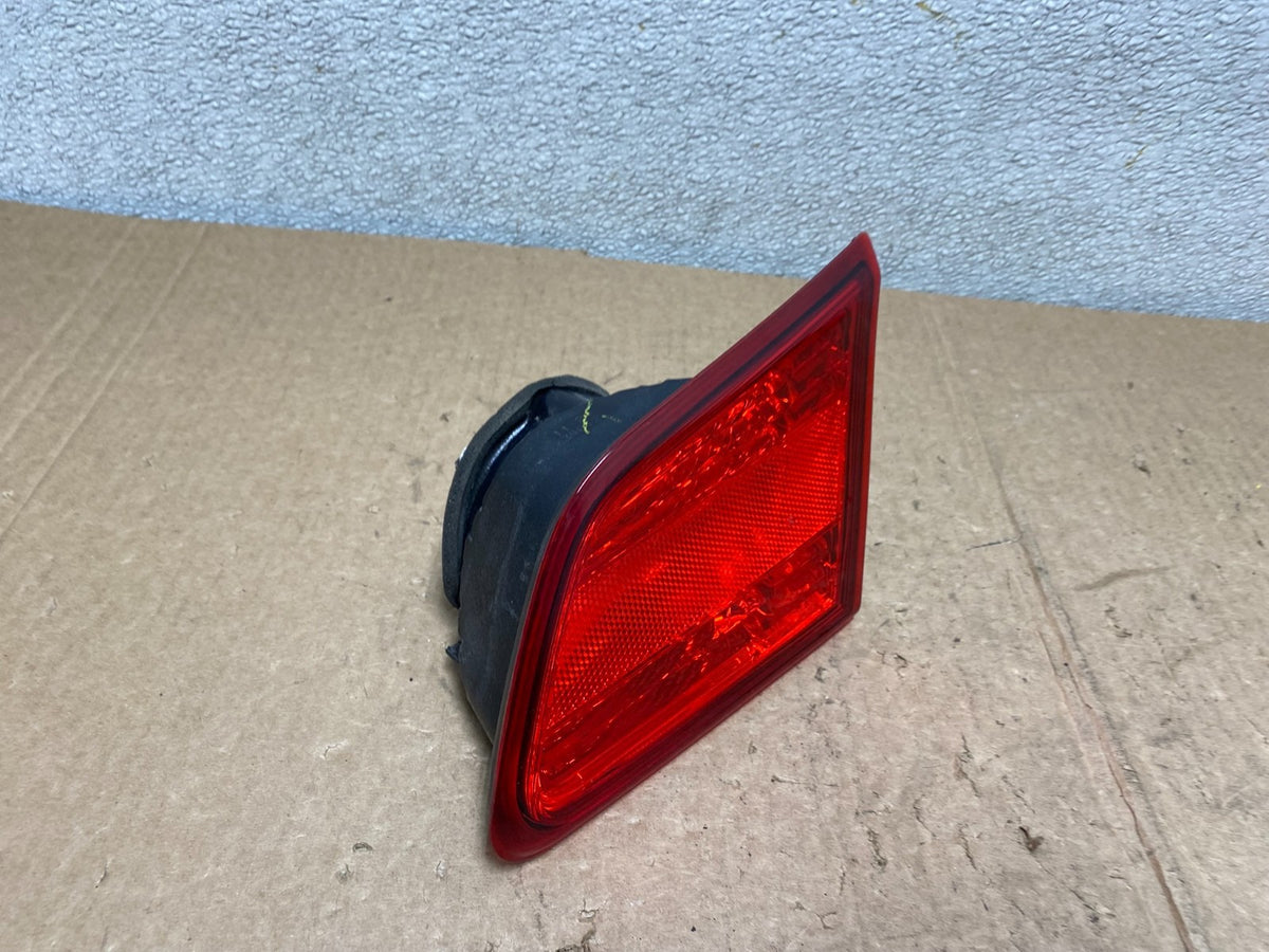 2010-2014 Subaru Legacy Right Passenger Rh Side Tail Light Inner V3090 DW2