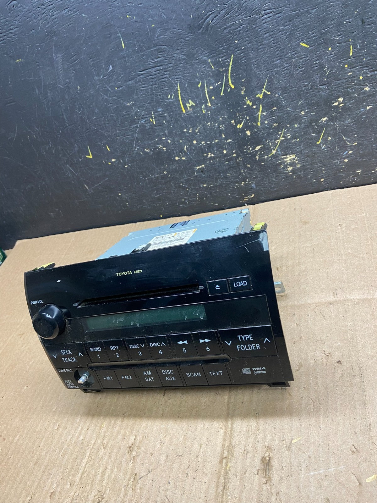 2007 to 2013 Toyota Tundra AM/FM OEM Radio CD Player AA8175 DG3