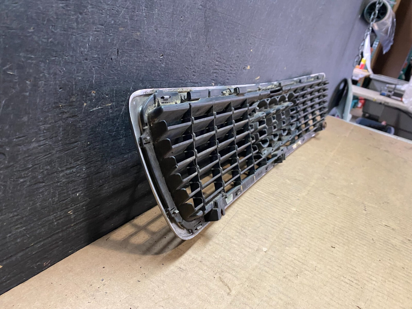 1997 1998 1999 Audi A8 Front Bumper Upper Grill Grille OEM DG1 J4078 DG5