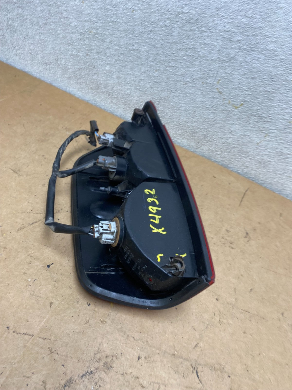 2005 to 2014 Nissan Frontier Left Driver LH Side Tail light Oem X4932 DW8