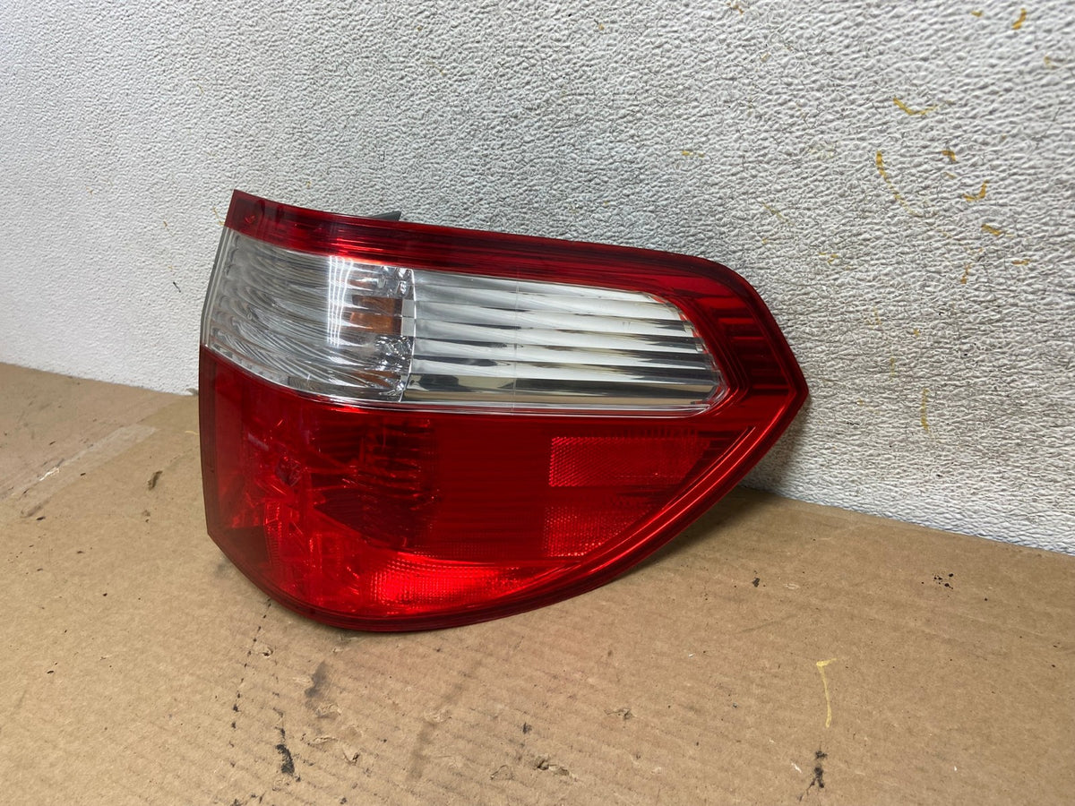 2005 2006 2007 Honda Odyssey Right Passenger RH Side Tail Light AH4270 LK2