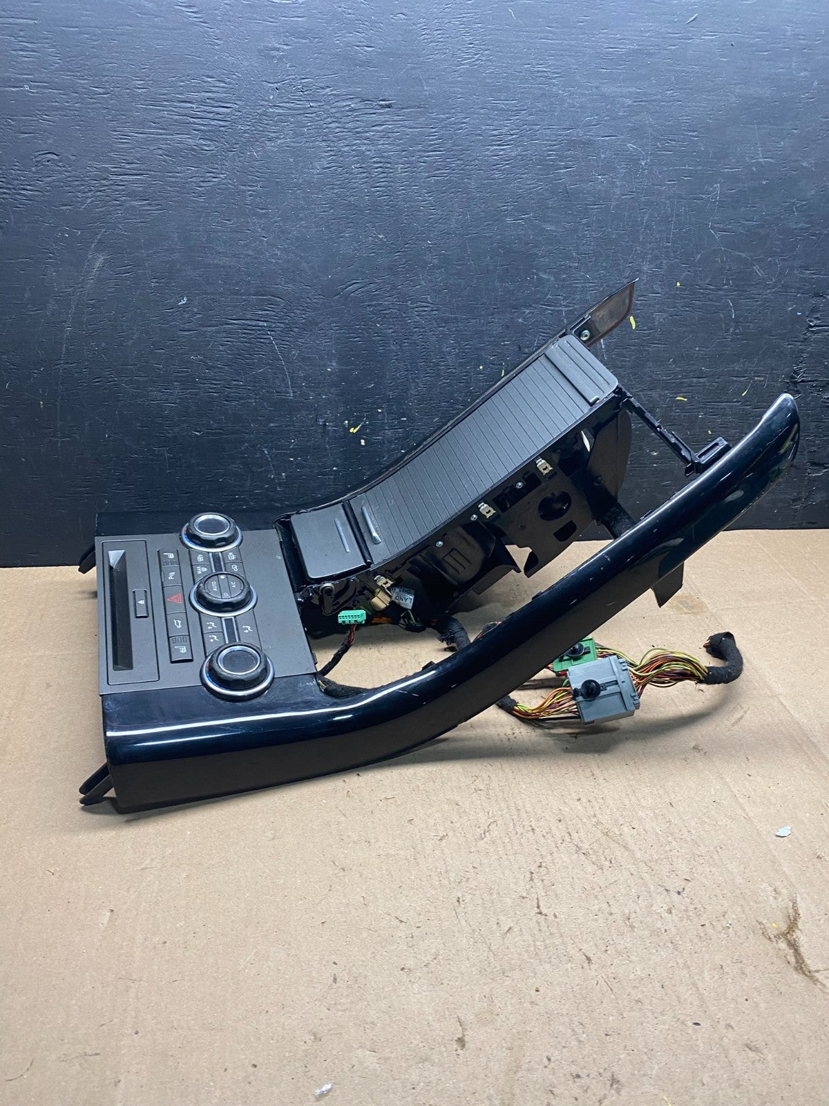 2010-2013 Range Rover Sport Center Console Cup Holder Climate Control R6421 DG3