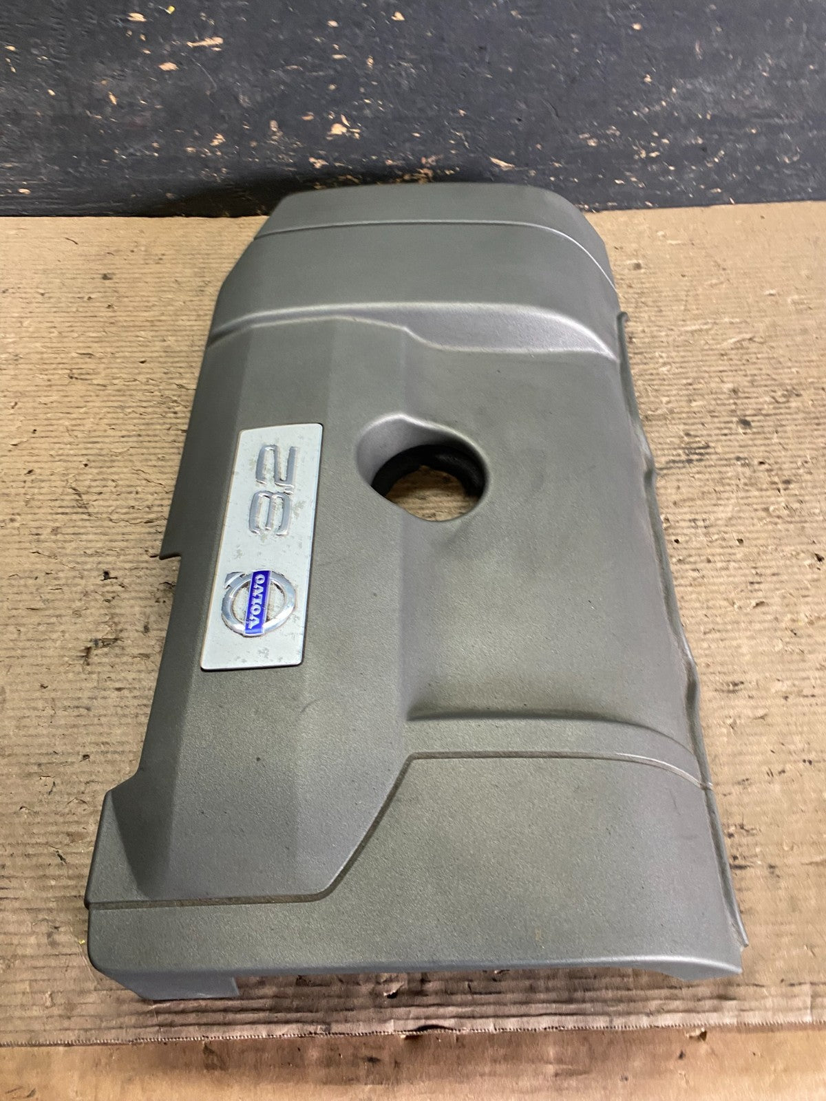 2006 to 2008 Volvo XC90 OEM 3.2L Upper Top Engine Motor Dust Cover Oem S3646 DG2