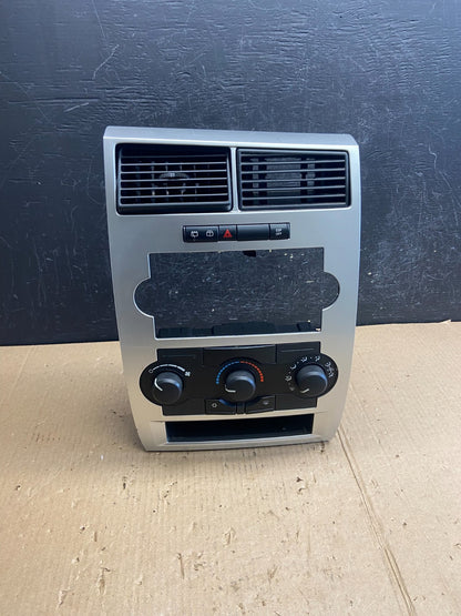 2005 - 2007 Dodge Charger Dash Climate Temperature Control Radio Bezel AE3958 DG0