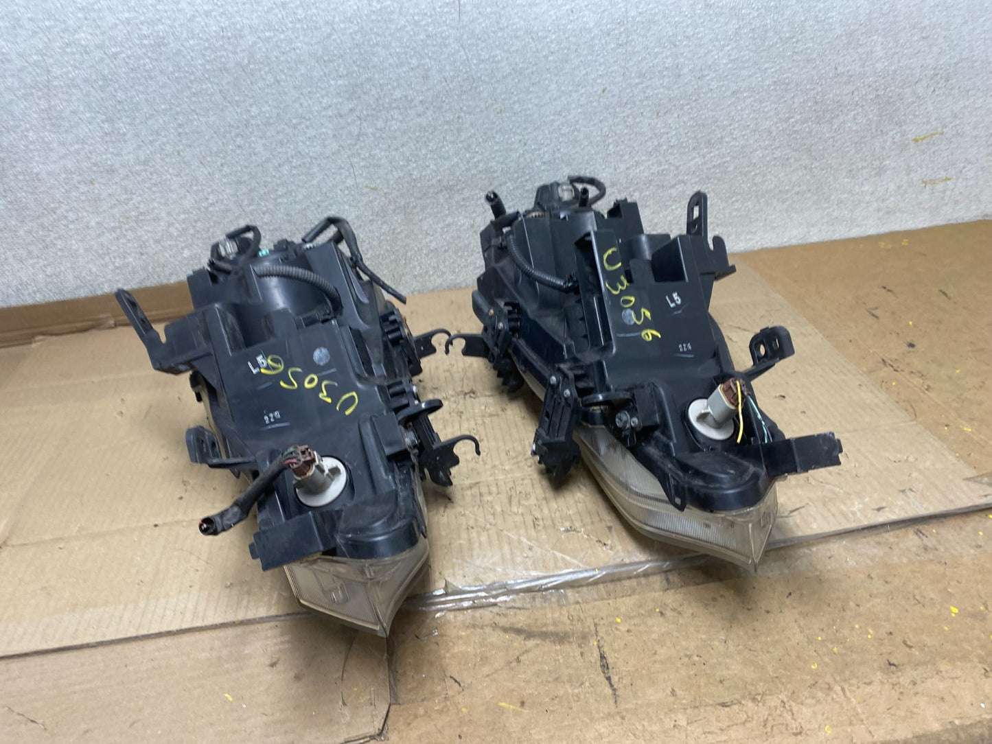Halogen 2011 2012 2013 2014 Nissan Murano Headlights Left+Right U3056 DW11