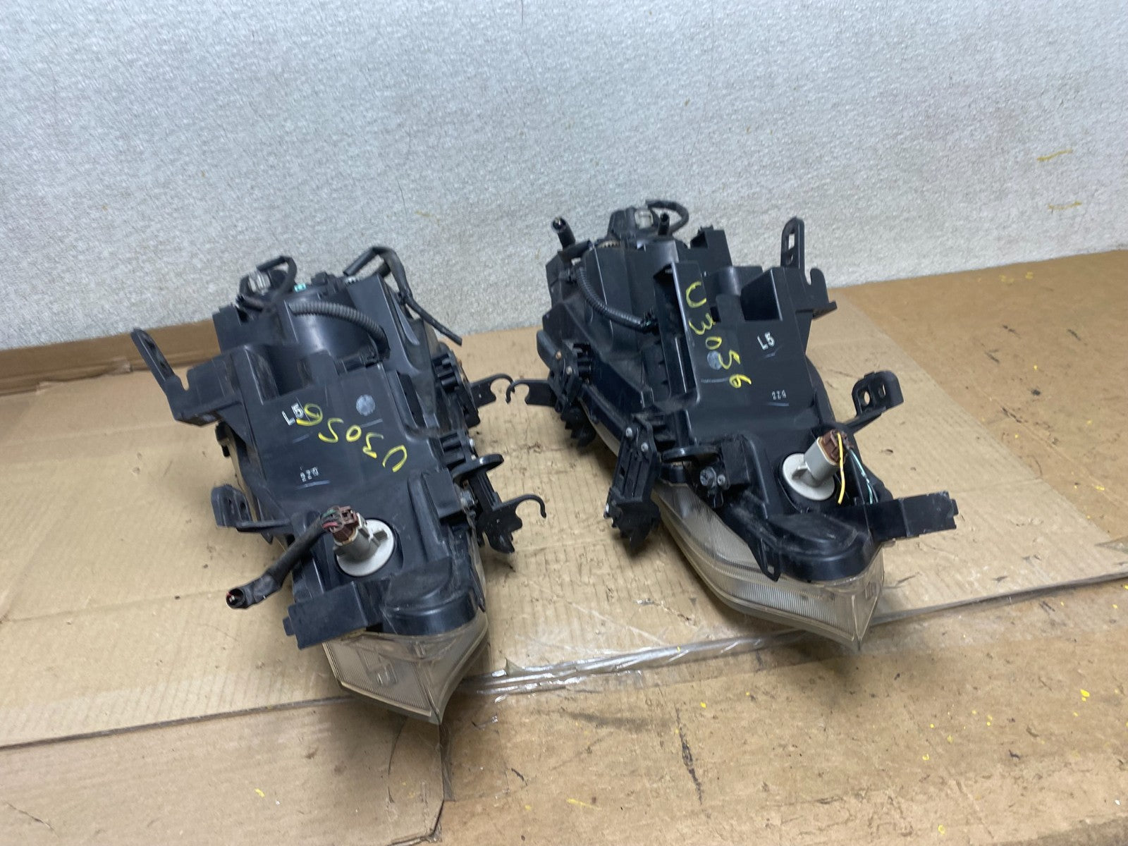 Halogen 2011 2012 2013 2014 Nissan Murano Headlights Left+Right U3056 DW11