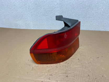 2002 2003 2004 Honda Odyssey Left Driver LH Side Tail Light AB6251 LK2