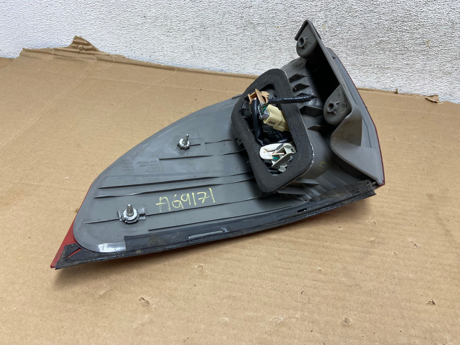 2006 to 2010 Toyota Sienna Left Driver LH Side Tail Light AG9171 LK4