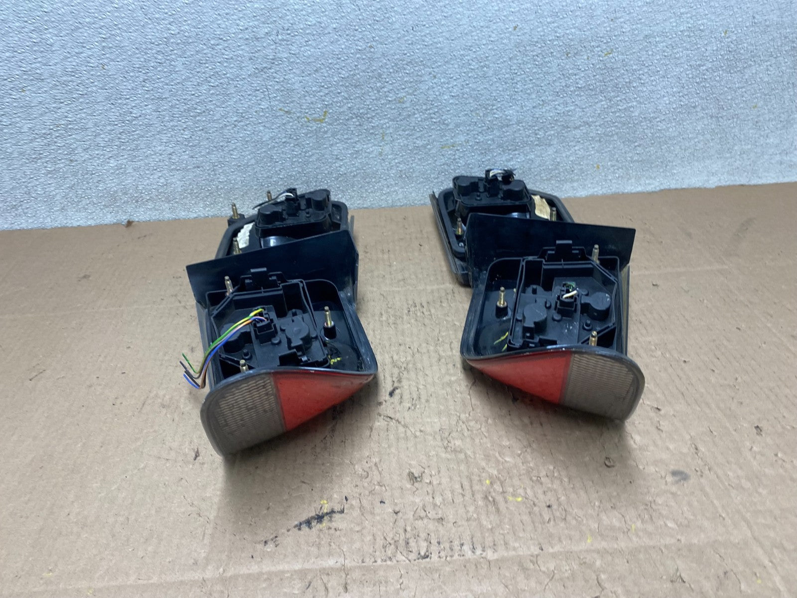1994 to 1998 Saab 900 & Turbo Left+Right Side Tail Lights W0877 DW13