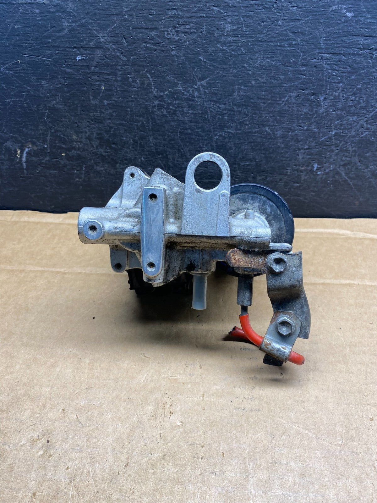 2010-2015 Toyota Prius Anti lock Pump Brake booster 47070-47050 AD75745