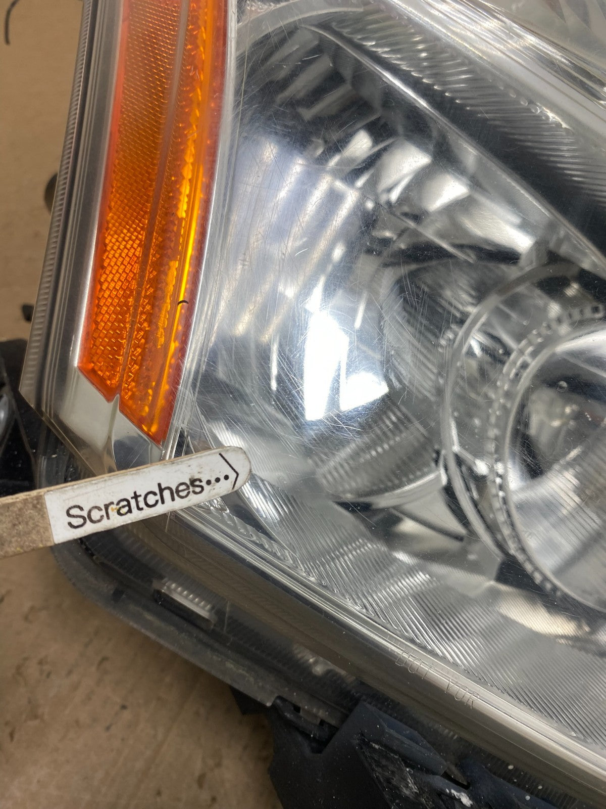 2009-2013 Nissan Rogue Right Passenger Xenon HID Headlight AD8088 DW3
