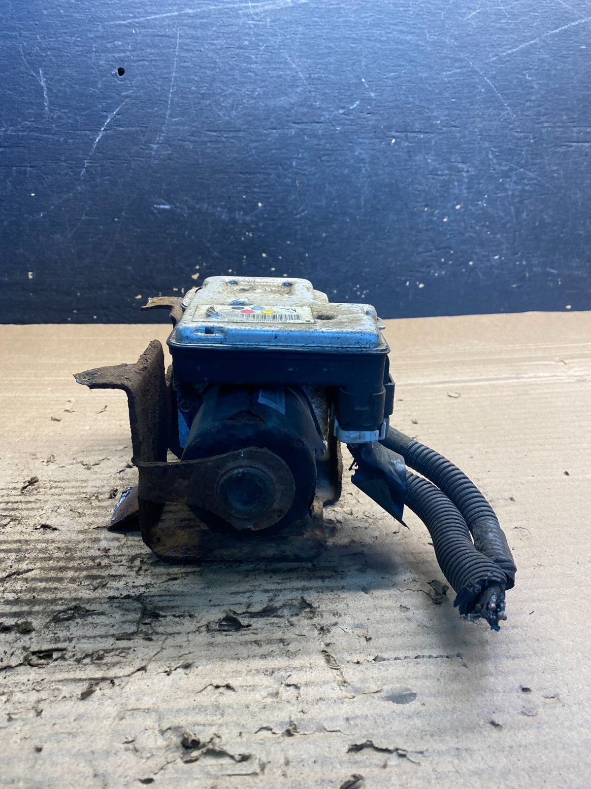 2004-2006 Chevrolet Express ABS Pump Control OEM 13567115 Module AA3216 DG6