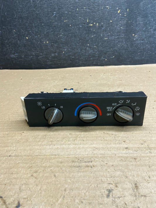 2001 - 2007 GMC Chevrolet Express 1500 Climate Control A/C ah3709 DG0