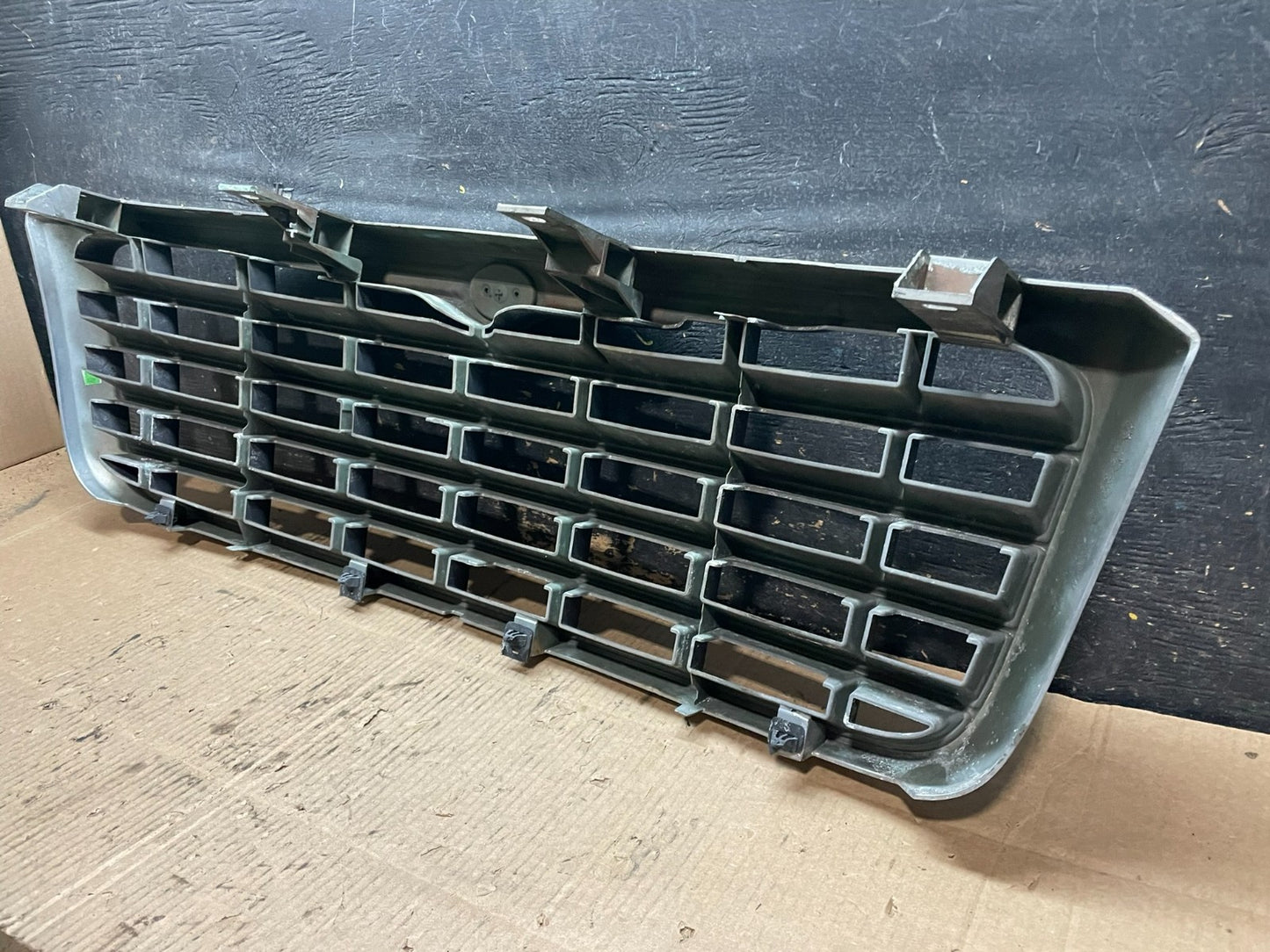 2007 2008 2009 Chrysler Aspen Front Radiator Upper Grill Grille Oem X9768 DG9