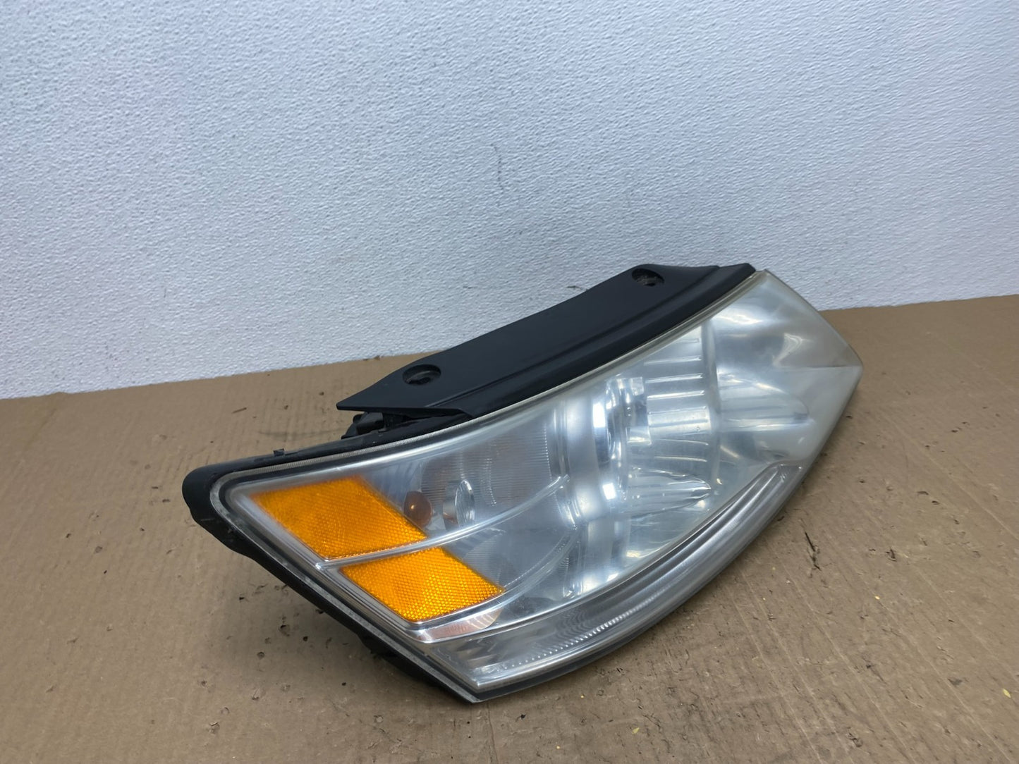 2009 to 2010 Hyundai Sonata Right Passenger RH Side Headlight Halogen AC0356 DW2