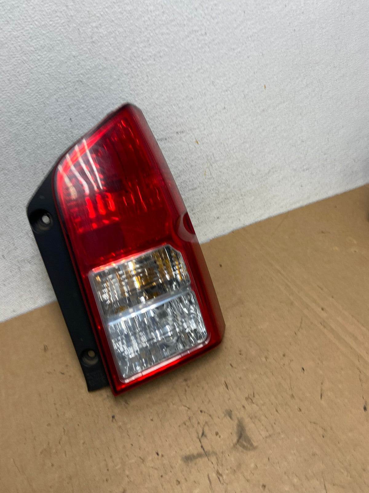 2005 to 2012 Nissan Pathfinder Right Passenger RH Side Tail Light AD2837 LK2