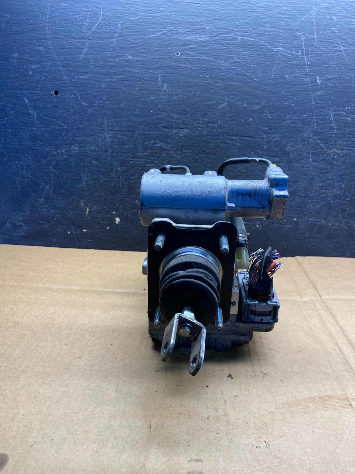 2010 - 2015 Toyota Prius ABS Brake Pump Anti Lock Module AI9982 DW2