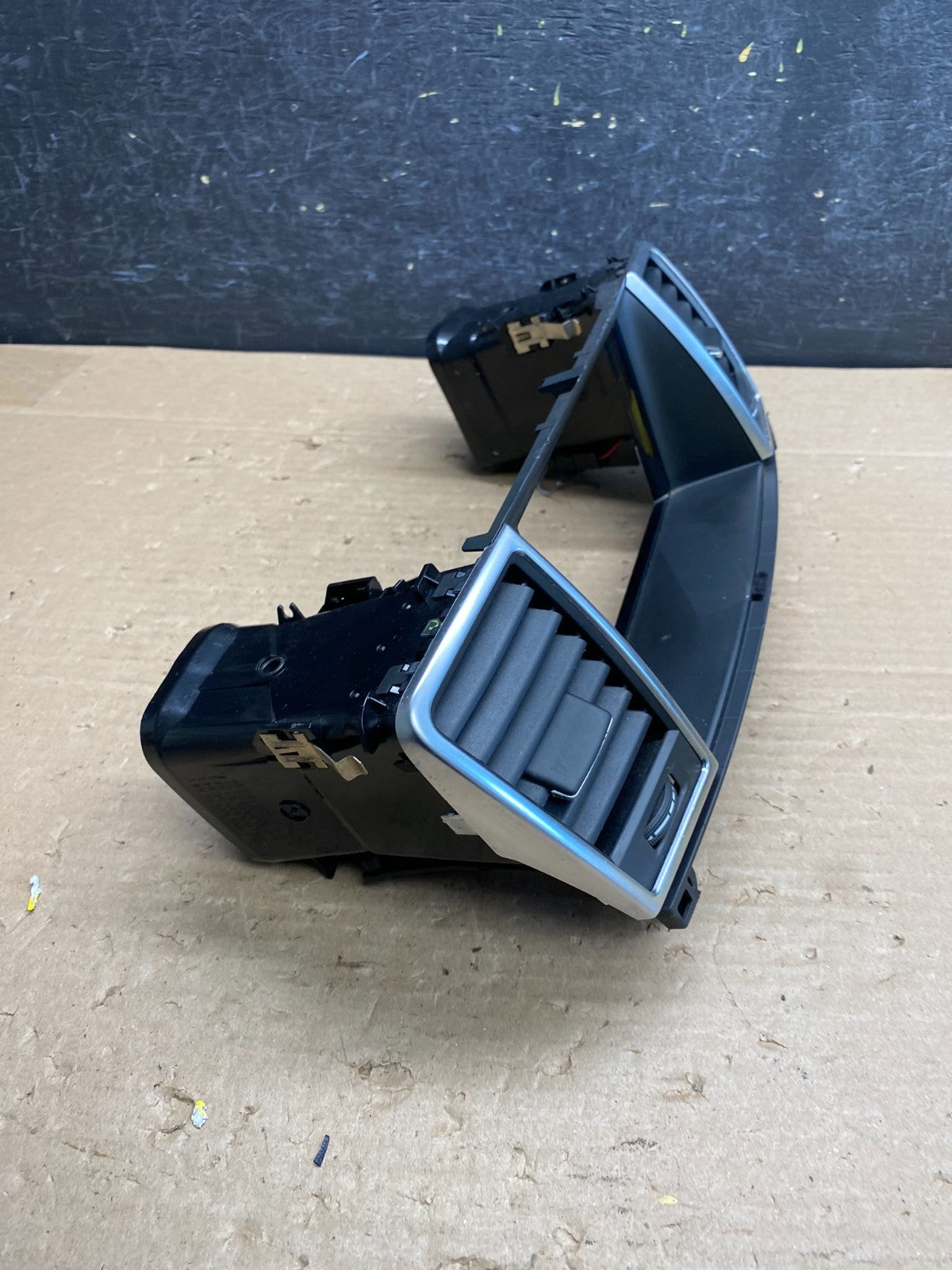 2012-2016 Mercedes W166 X166 Center Dash Radio Bezel Trim Vents AG6443 DG1