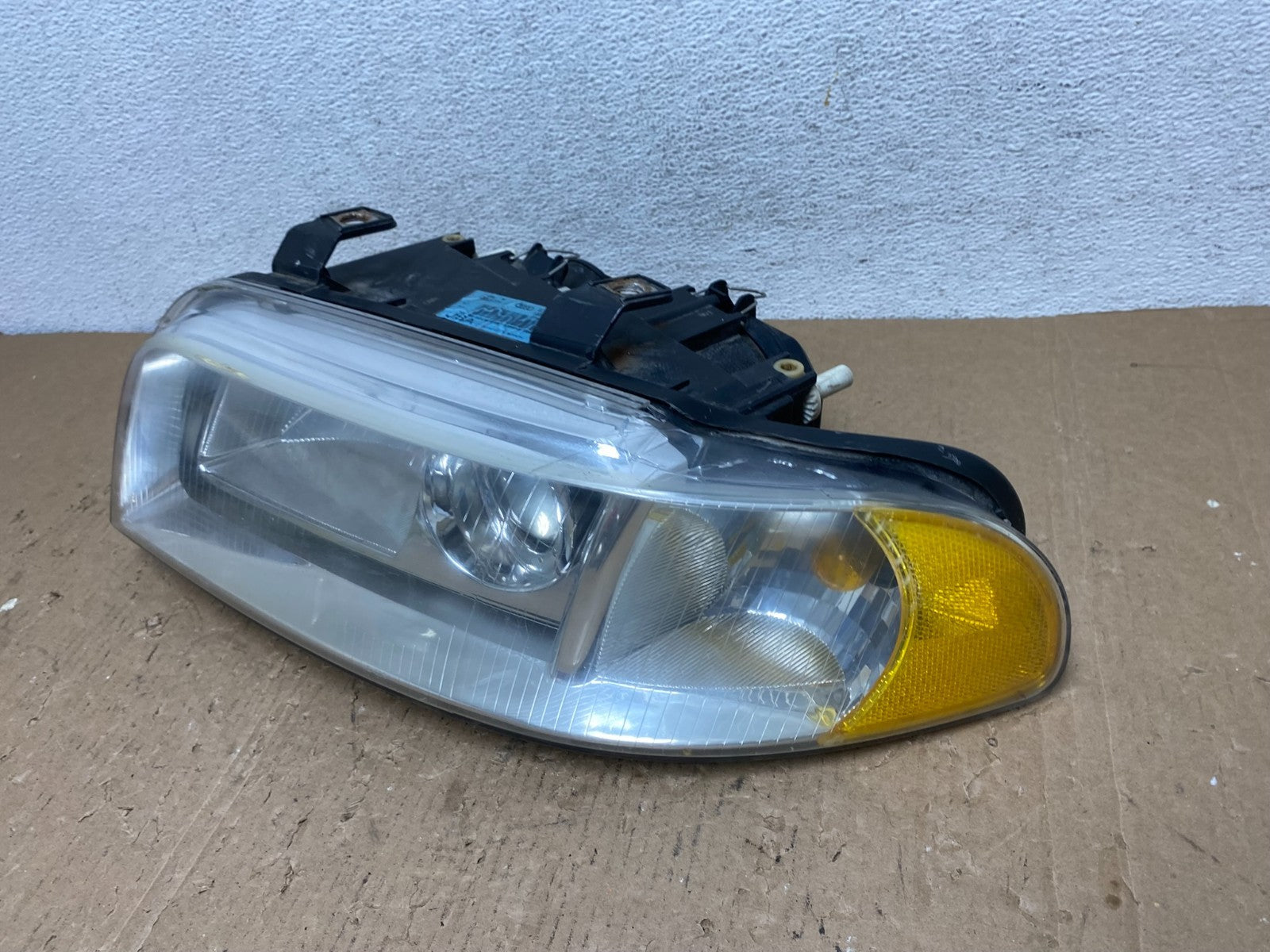 1999 to 2002 Audi A4 Left Driver LH Side Headlight AD8765 DW1