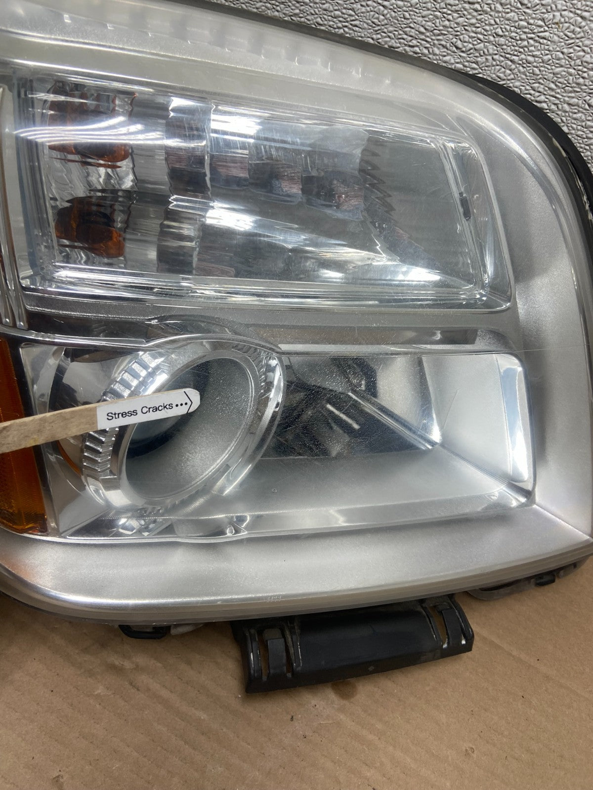 2010 to 2015 GMC Terrain Halogen Passenger Right Rh Side Headlight Oem AA8683 DW4