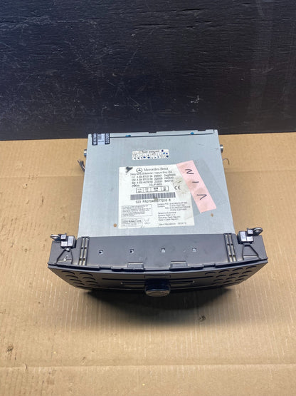 2008-2011 Mercedes W204 C300 C350 Navi Command Radio DVD CD Audio AD1483 DG3