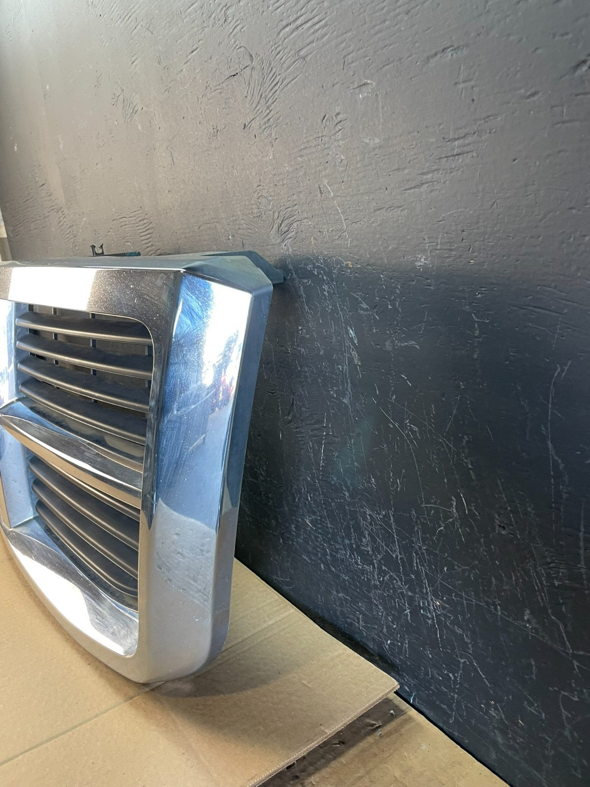 2004 to 2006 Dodge Durango Front Upper Chrome Grill Grille AC6089 DG1