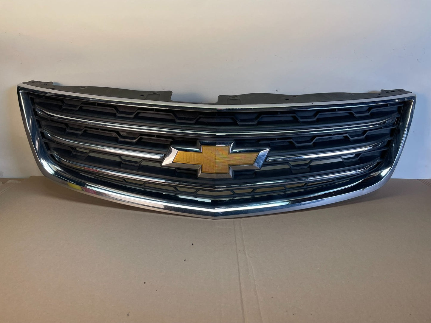 2013 to 2017 Chevrolet Traverse Front Upper Grill Grille AG2564 MS0