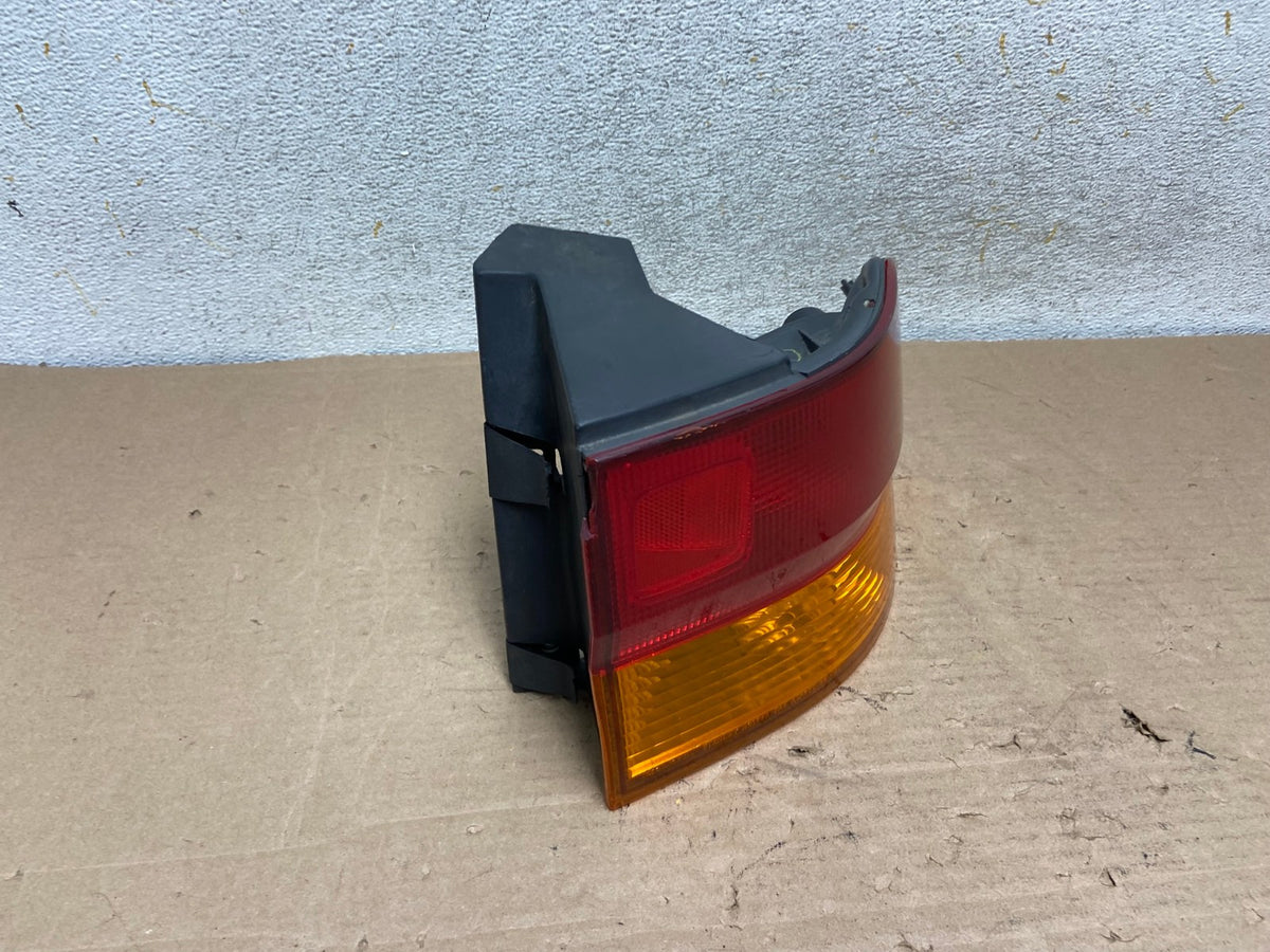2002 2003 2004 Honda Odyssey Right Passenger Side Tail Light AI0946 LK2