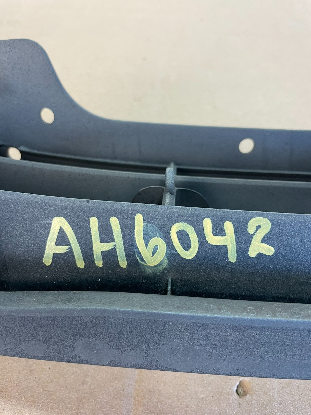 1992 1993 1994 Toyota Camry Front Upper Grill Grille AH6042 DG5