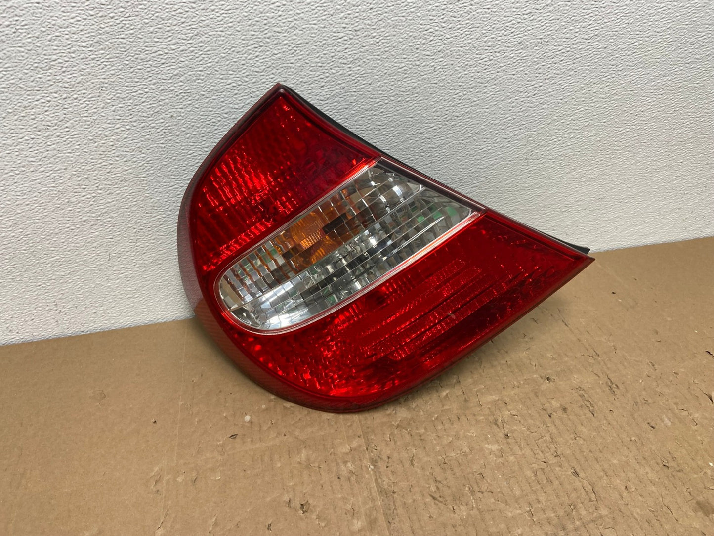 2002 2003 2004 Toyota Camry Left Driver LH Side Tail Light AB6999 LK0