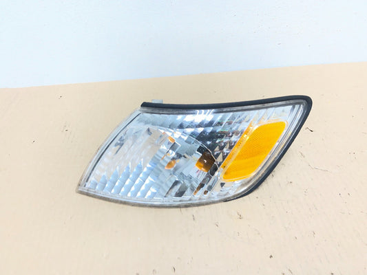 2000 to 2001 Lexus ES300 Left Driver LH Side Turn Signal AE9677 DW0