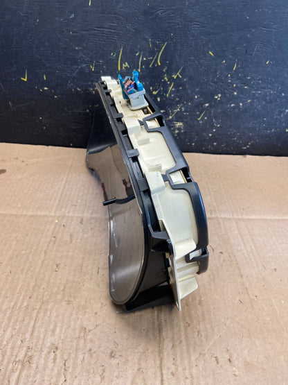 2002 GMC Yukon Speedometer Cluster Gauge Oem AA8031 DG3