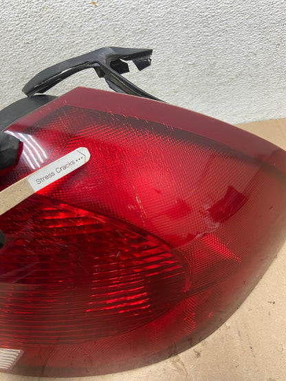2000 to 2003 Ford Taurus Right Passenger Rh Side Tail Light AG4787 LK5