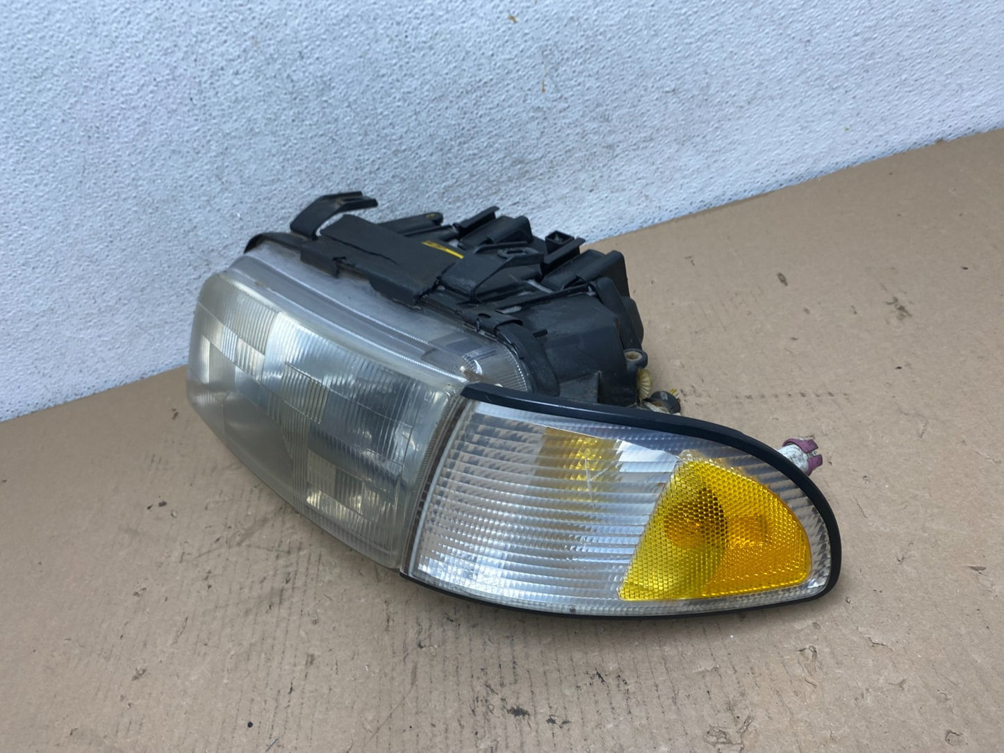 Halogen 1996 to 1999 Audi A4 Left Driver LH Side Headlight AF3223 DW1