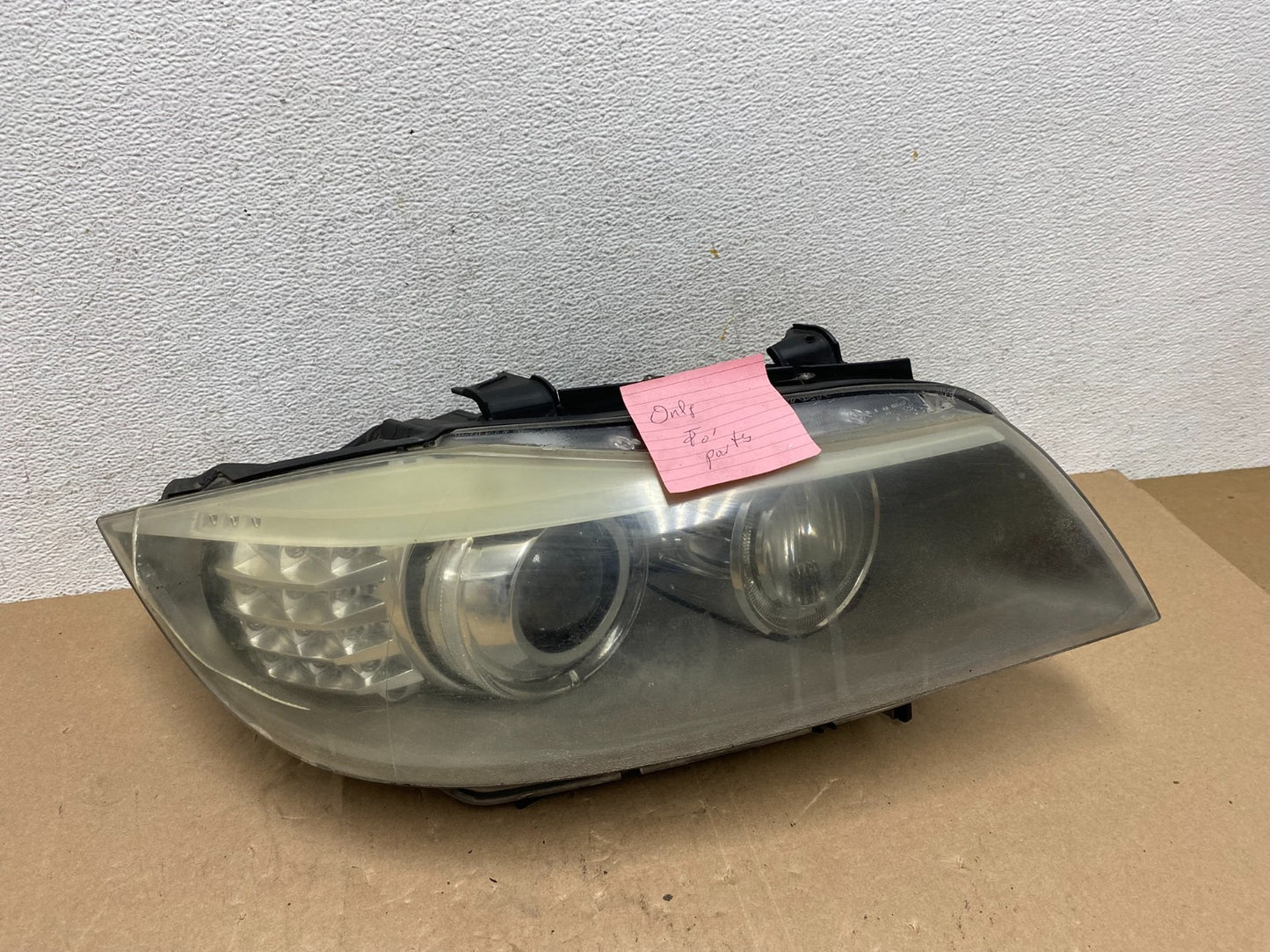 2009-2011 Bmw 3 Series 328i 4/D Sedan Right Passenger Headlight Xenon AE6698 DG0