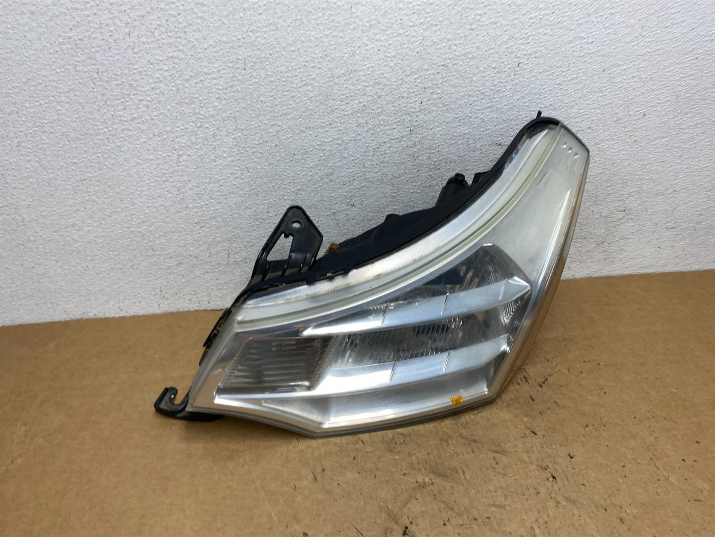 2008 2009 2010 2011 Ford Focus Left Driver Lh Headlight Halogen AD5234 DW2