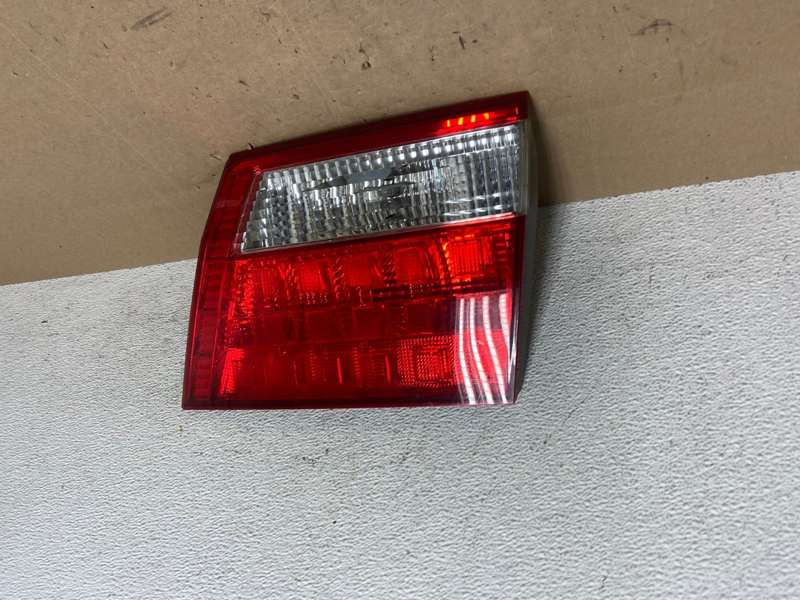 2005 2006 2007 Honda Odyssey Inner Right Passenger RH Tail Light AE6056 LK2