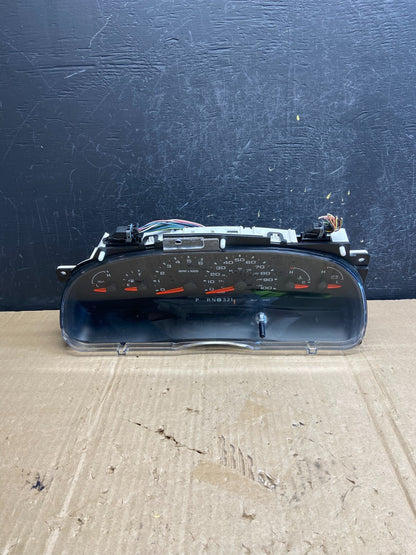 2004 to 2008 Ford E150 E250 E350 Gauge Speedometer Cluster AE18020